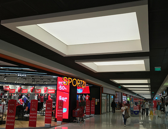 Bright and uniform backlighting in SEG frame provided by multi-row LED ladder lights with secondary diffusion lens, preventing hot spots.