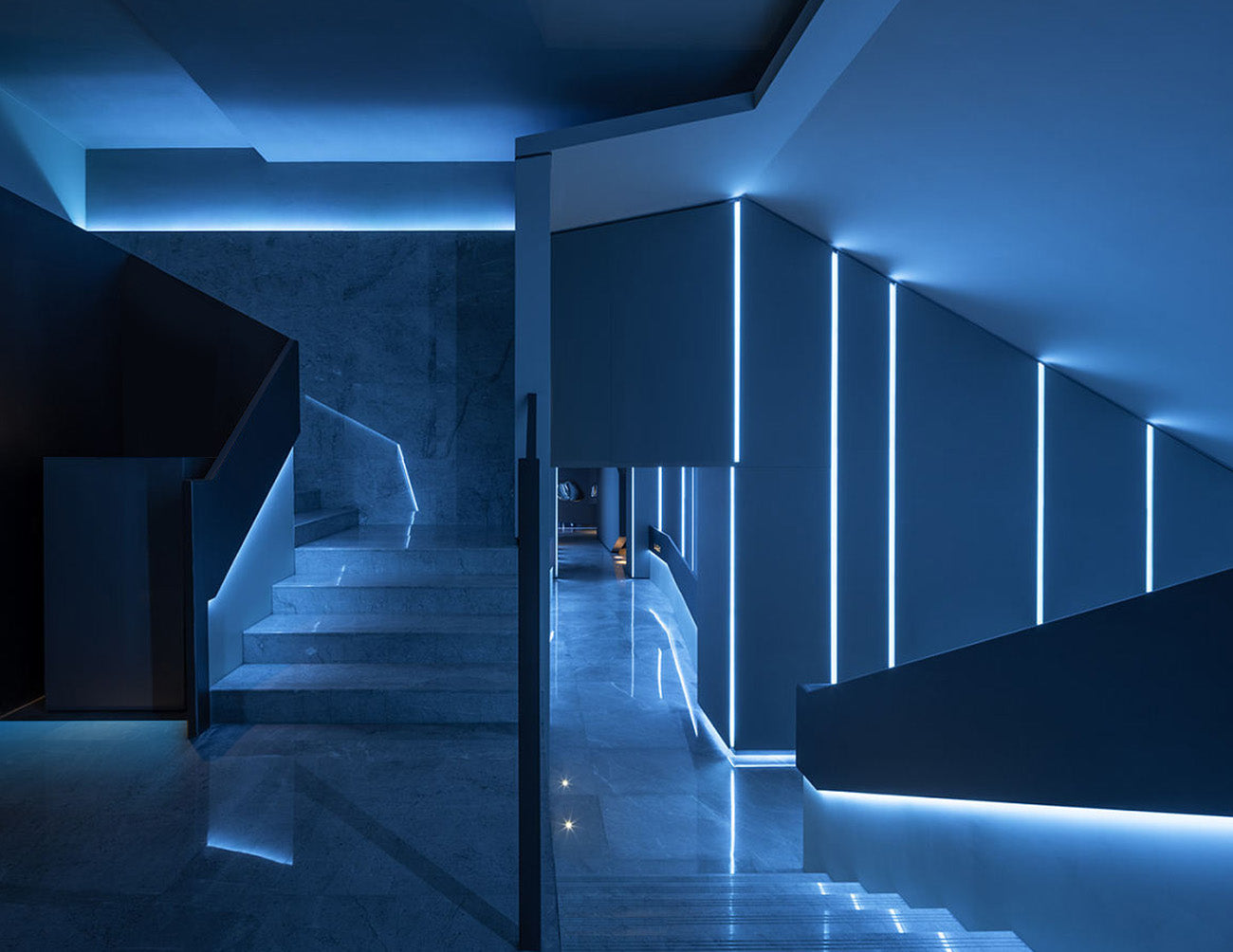 3D neon LED lights are used for hallway illumination.