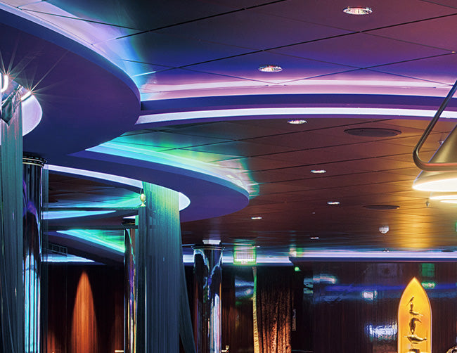 RGBIC LED Strip Light – Advanced RGBIC technology enables vibrant, dynamic color chasing and seamless blending of colors. Perfect for creating eye-catching effects in settings such as bars, clubs, and home entertainment spaces. 